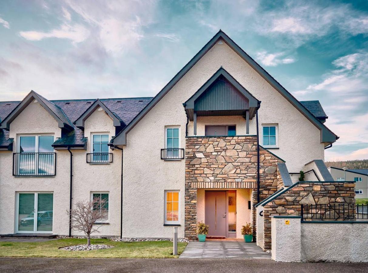 The Steadings, Aviemore Luxury 5 Star Rated 3 Bed With Home Cinema Garden And Parking Экстерьер фото